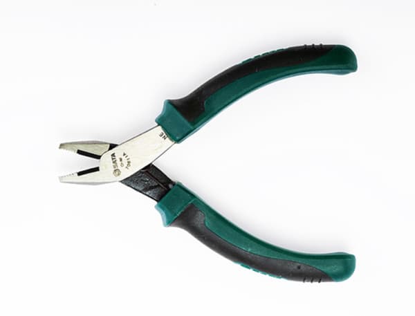 Kìm Điện 5" SATA 70611 A