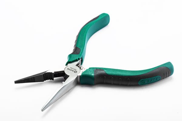 Kìm Mũi Nhọn Kiểu Nhật 6" SATA 70123 A
