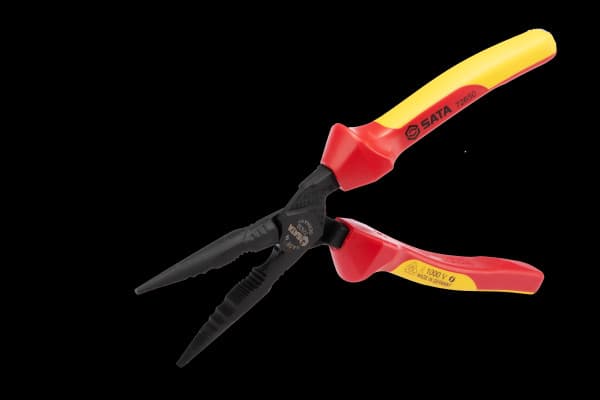 Kìm Nhọn Cách Điện Cổ Nghiêng G Series 9" SATA 72650