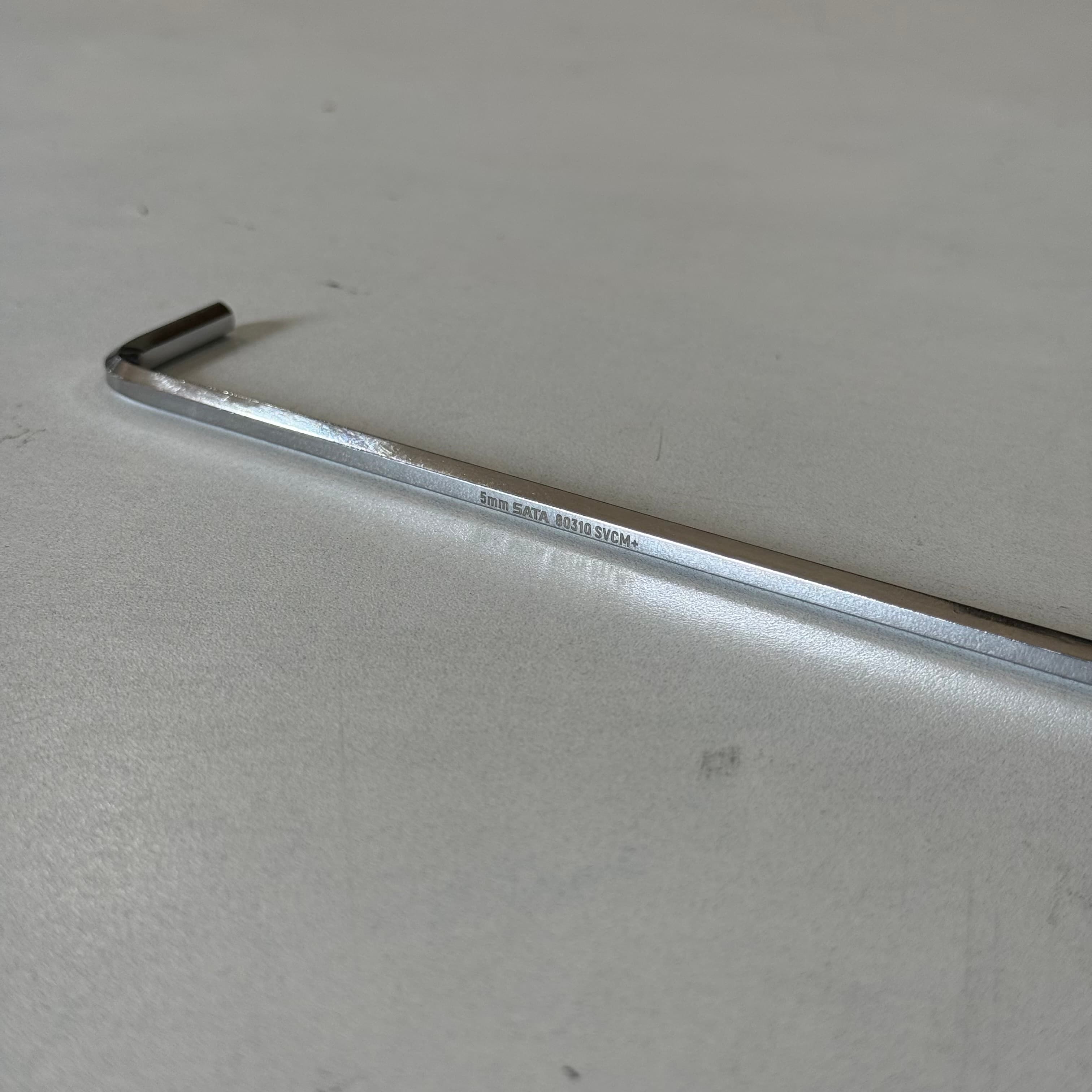 Cây Lục Giác 5 mm Chữ L Đầu Bằng Siêu Dài SATA 80310