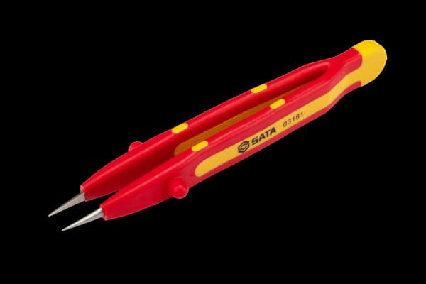 Nhíp Mỏ Nhọn Đầu Thẳng Cách Điện 1000 V 134 mm SATA 03181