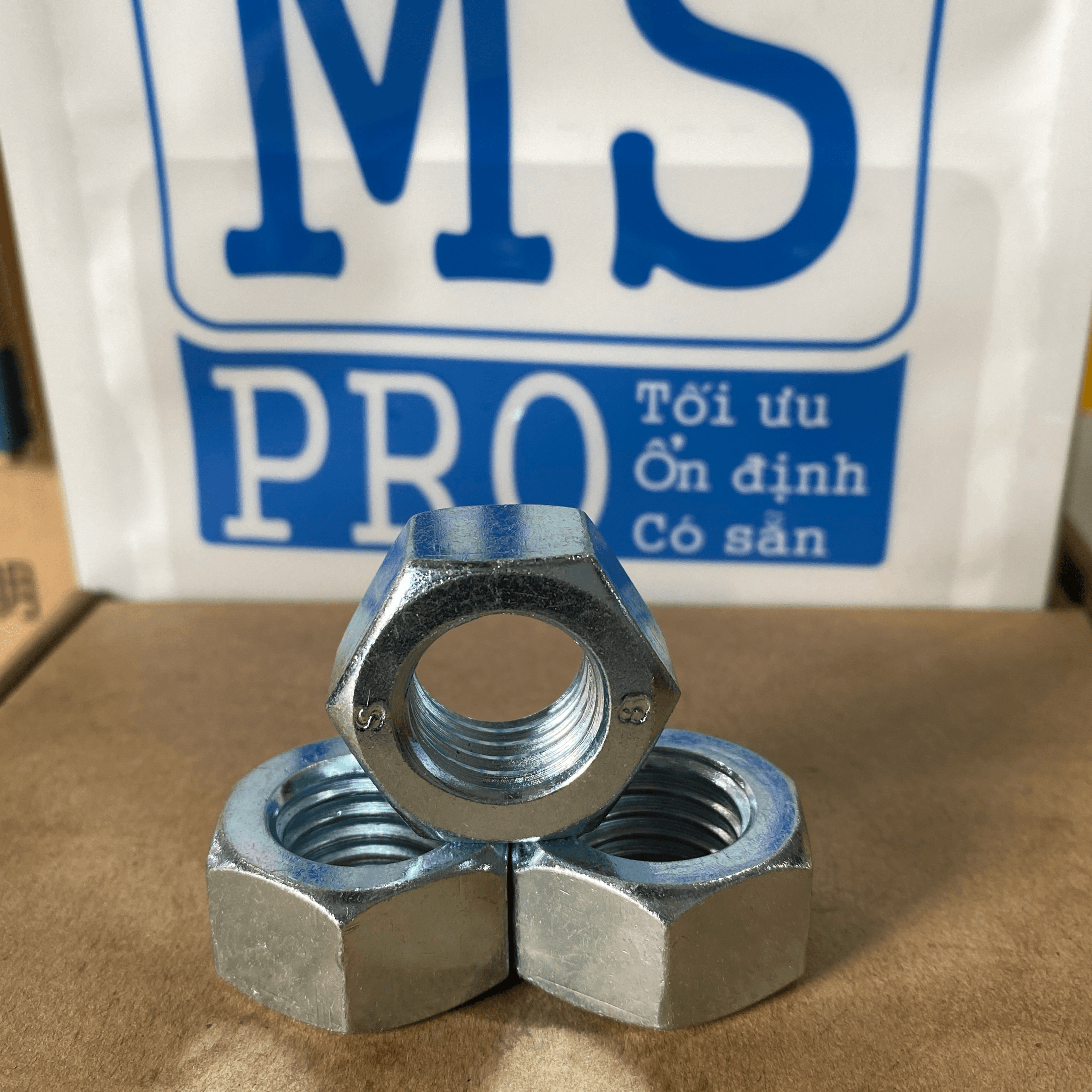 Tán Thép Mạ Kẽm Trắng Cr3+ 8.8 DIN934 M18