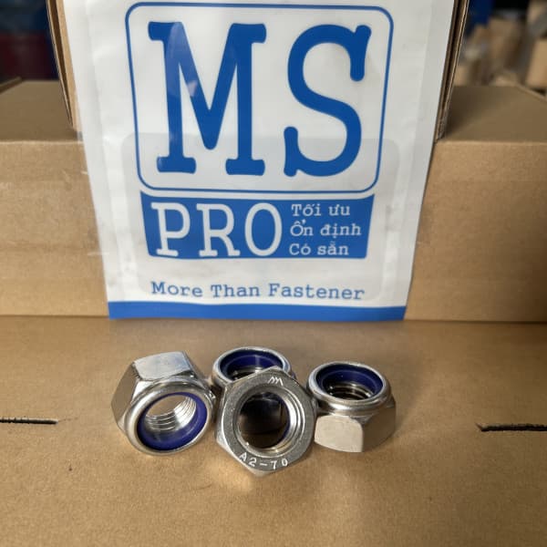 Tán Keo Inox 304 DIN985 M20