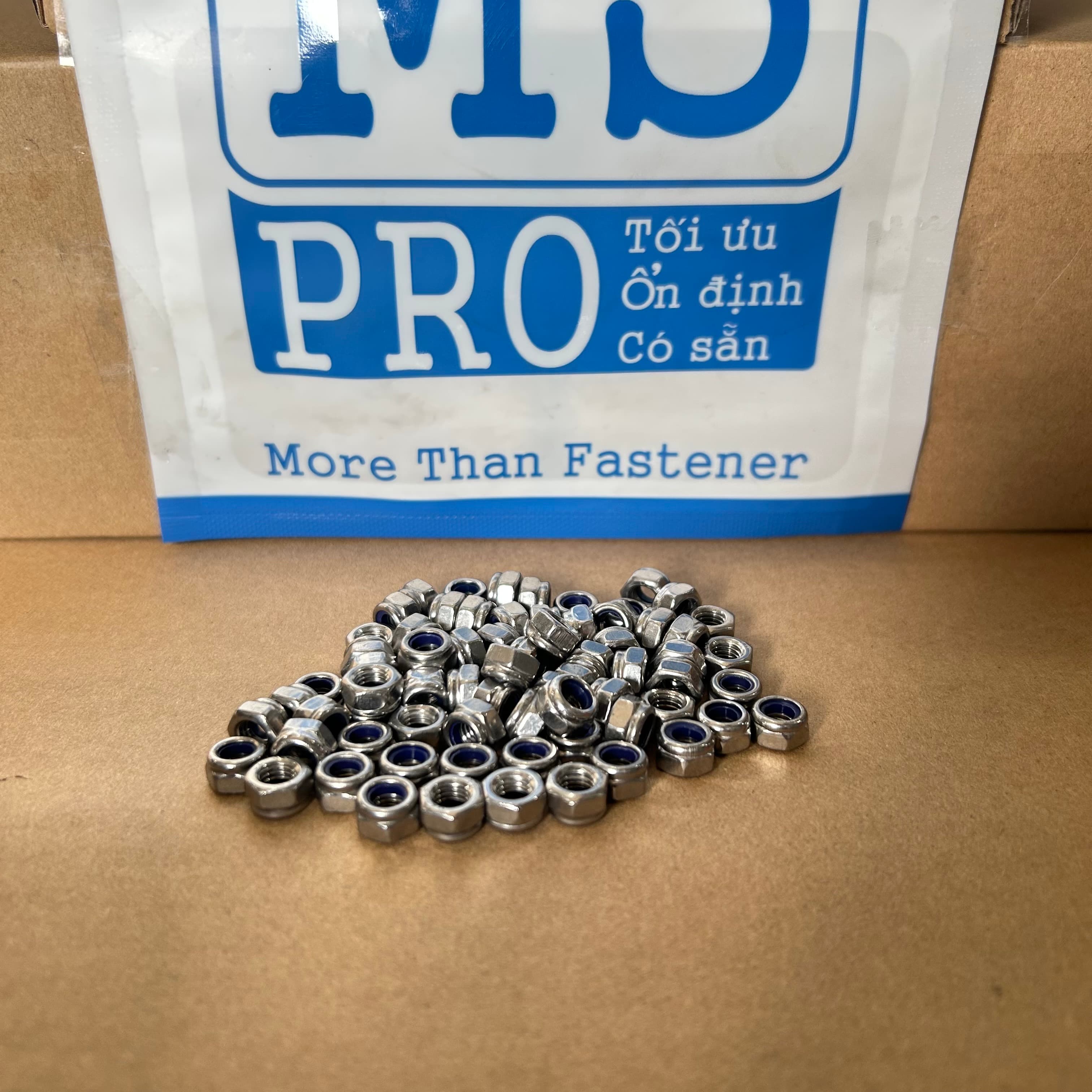 Tán Keo Inox 304 DIN985 M5