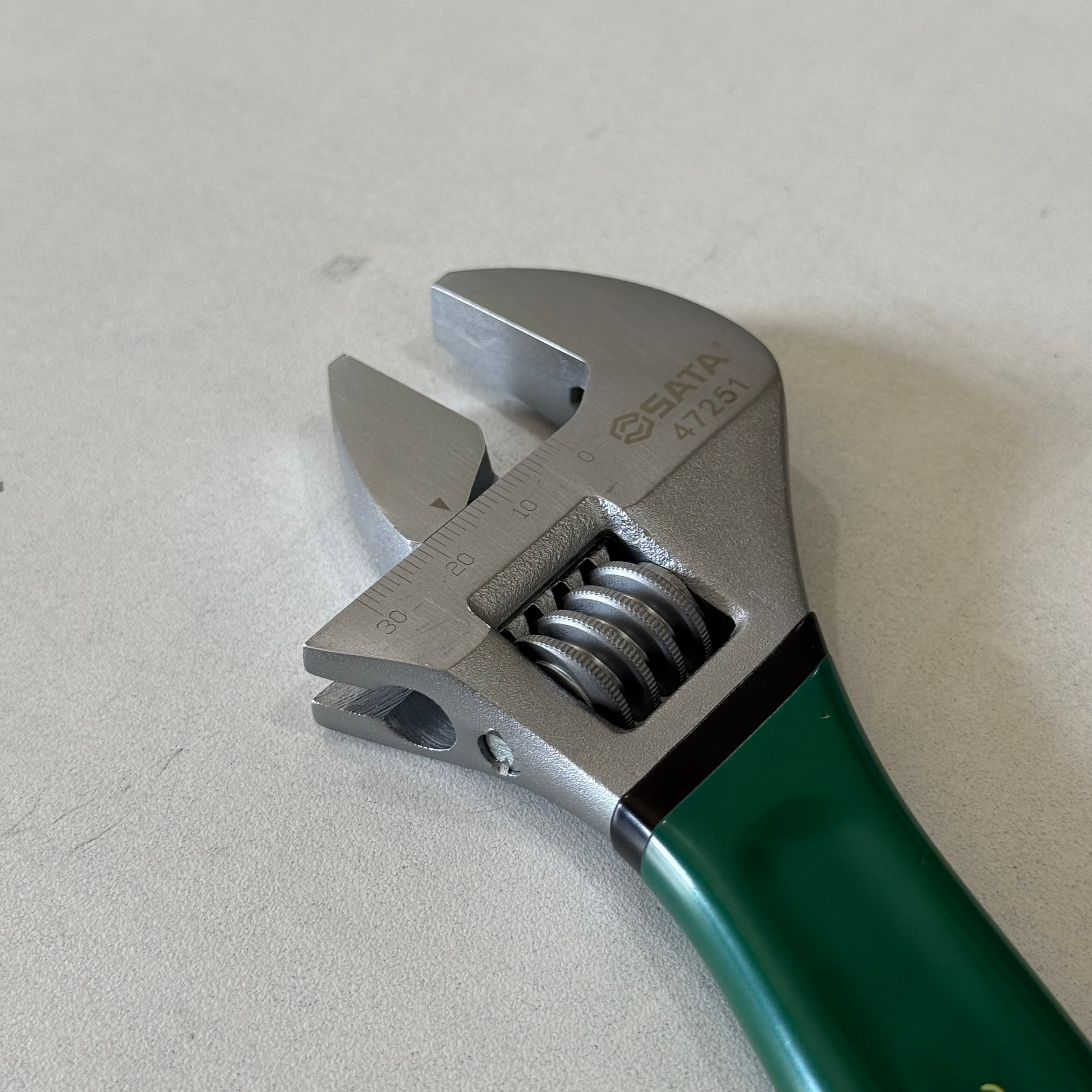 Mỏ Lết Có Điều Chỉnh Kiểu Châu Âu 10 inch SATA 47251