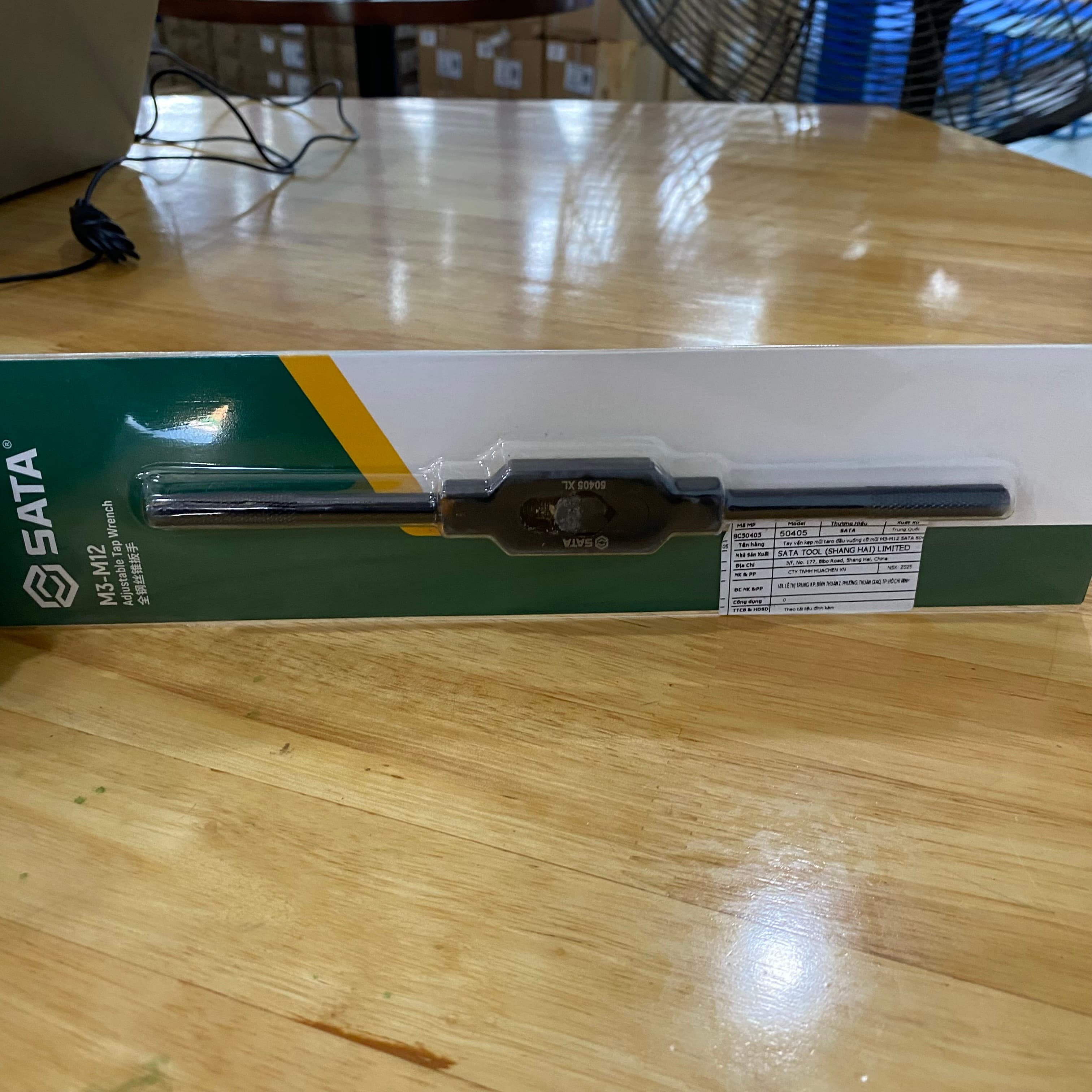 Tay Vặn Kep Mũi Taro Đầu Vuông M3-M12 SATA 50405