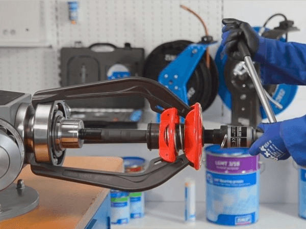 Hướng Dẫn Tháo Lắp Vòng Bi Khỏi Trục Máy Bằng Cảo Thủy Lực – Giải Pháp Hiệu Quả