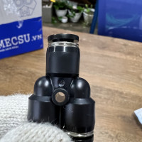 Đầu Nối Khí Chữ Y Phi 12 mm Đen Airtac PY12D
