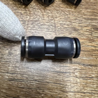Đầu Nối Khí Thẳng Phi 10 mm Đen Airtac PU10D