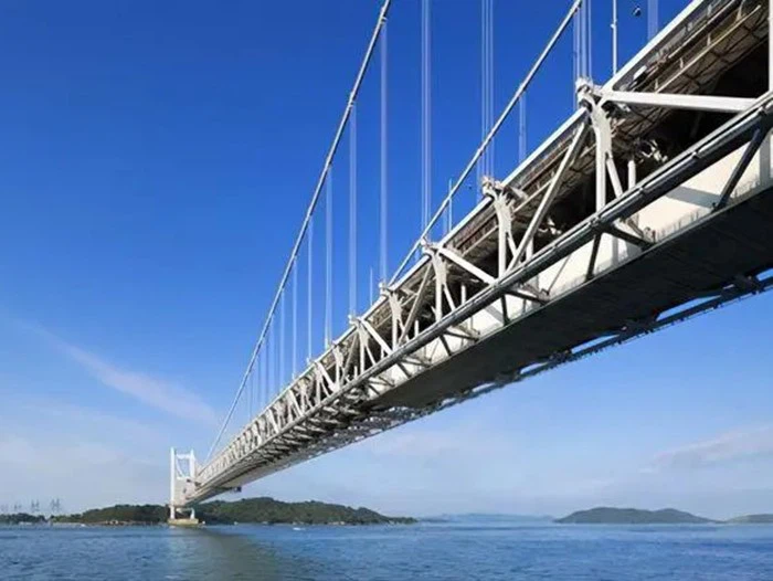 Công nghiệp Hàng hải và Cảng biển (Khu vực ẩm ướt): Lắp ráp các chi tiết chịu lực, khung đỡ máy móc hoặc thiết bị chịu tải trên các tàu thuyền, bến cảng, nơi có nồng độ muối và độ ẩm cao.